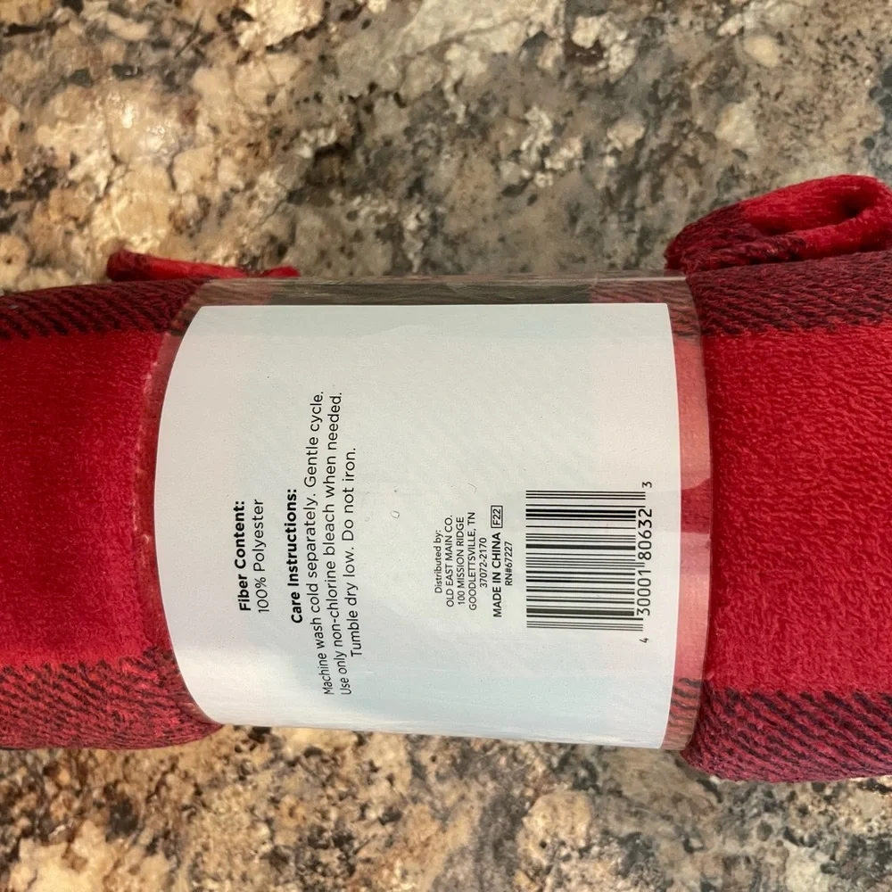 Comfort Bay Red and Black Plaid Soft Throw Blanket - Picture 4 of 5